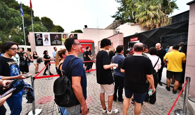 İzmir'de gençliğe üç bilet jesti