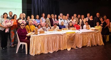 İzmir'de görme engelli yazarların başarıları ödüllendirildi