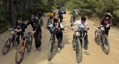 İzmir'de yeni parkurda adrenalin dolu festival