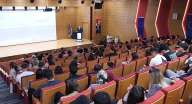 Kampüsten Avrupa'ya açılan fırsat kapısı Bursa'da konuşuldu