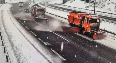 Karayolları ekipleri 24 saat sahada