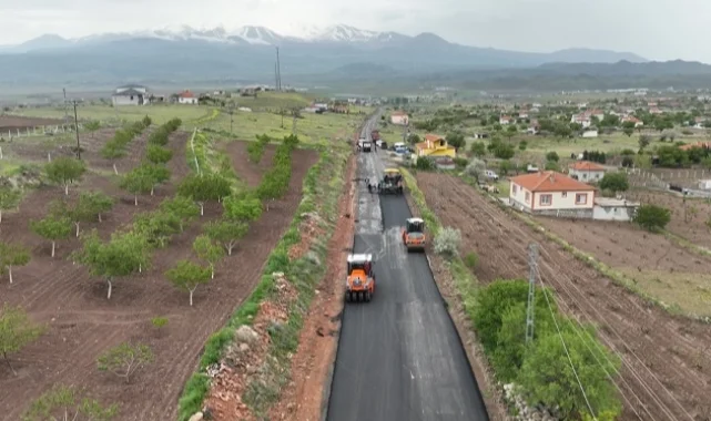Kayseri Büyükşehir'den 10 milyon liralık asfalt çalışması