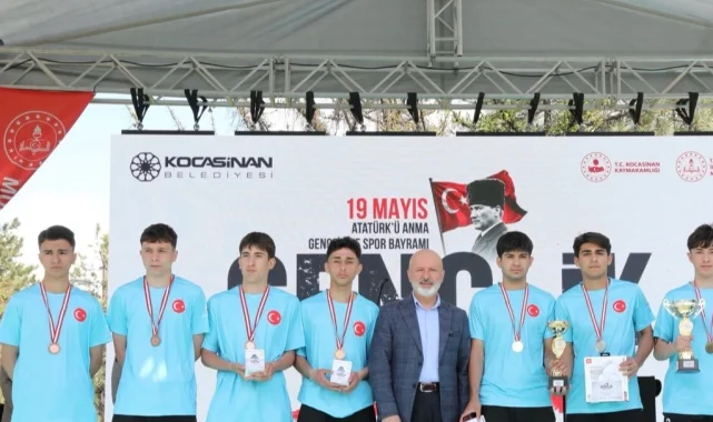 Kayseri Kocasinan'da 'Gençlik Şöleni'ne muhteşem final