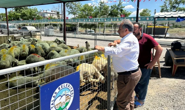 Kayseri Talas'ta kurban pazarına yoğun ilgi