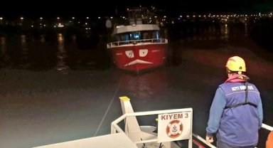 Kocaeli açıklarında sürüklenen tekne kurtarıldı