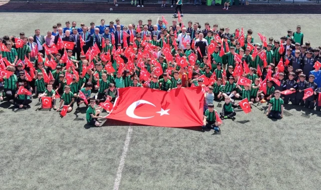 Kocaeli Çayırova'da 19 Mayıs Gençlik Turnuvası düzenlendi