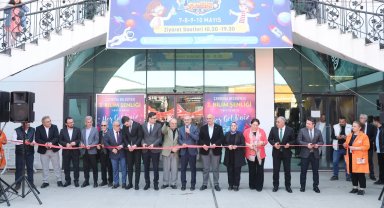 Kocaeli'de Çayırova'da 2. Bilim Şenliği ziyarete açıldı