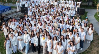 Kocaeli'de İzmit Belediyesi anneleri unutmadı