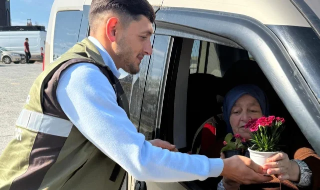Kocaeli'de mezarlıklarda bayrama yakışan hizmet