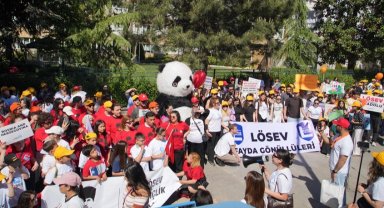 LÖSEV'den dünyaya mesaj... Lösemili Çocuklar Haftası Bursa'dan İstanbul'a uzandı