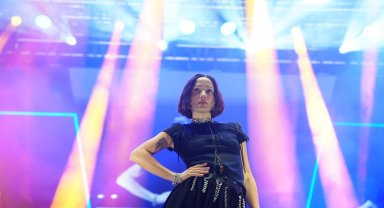 Manisa'da Gençlik Festivali Zeynep Bastık konseriyle başladı