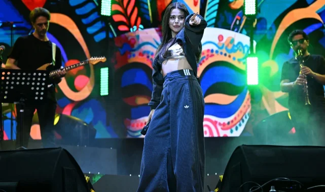 Manisa'da Gençlik Festivali'nde Simge coşkusu