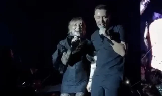 Mustafa Sandal konserinde kraliçe Ziynet Sali'yi ağırladı!