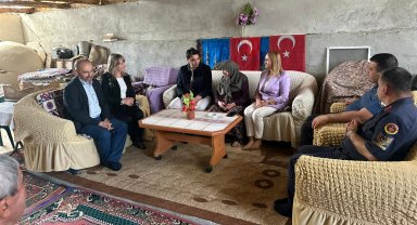 Refiye Anne bayramda yalnız kalmadı