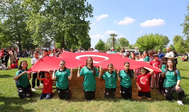 Sakarya Aziz Duran Parkı'nda 19 Mayıs şöleni yaşandı