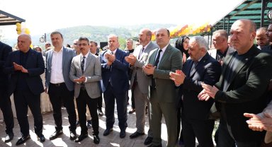 Sakarya Geyve'de Nehir Cafe hizmete açıldı