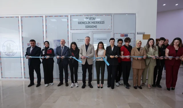 Sivas'ta Dijital Gençlik Merkezi açıldı