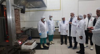 Vali Bozkurt'tan Ağrı Döneri ve Yeni Et Satış Mağazasına yakın mercek