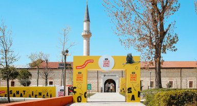 450 bin ziyaretçiyi aştı.. Bienal 31 Temmuz'a uzatıldı