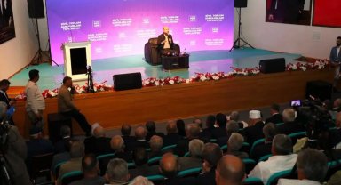 Ağrı Valisi Önder Bozkurt, Bilal Erdoğan'ın katıldığı STK toplantısında
