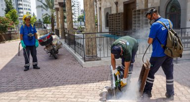 Antalya'da toplu kullanım alanlarına ilaçlama çalışması