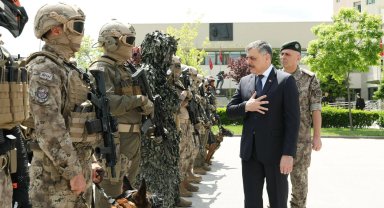 Bakan Çiftçi'den 15 Temmuz'un kahramanlarına ziyaret