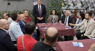 Başkan Kahveci'den Uşak'taki Kütahyalılar Derneği'ne nezaket
