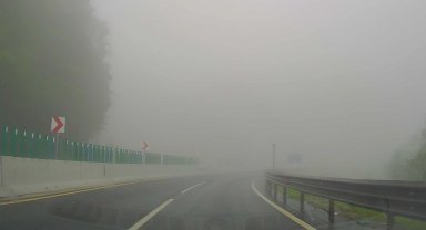 Bolu Dağı'nda sis görüş mesafesini düşürdü
