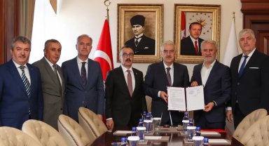 Bursa İnegöl'de 2 yeni anaokulu için imzalar atıldı
