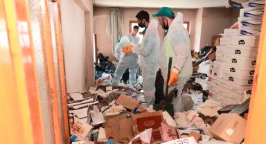 Bursa Osmangazi'de çöp ev temizlendi, mahalle rahatladı