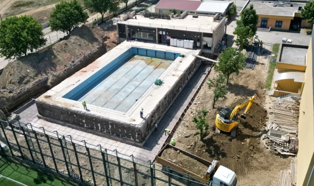 Bursa Yıldırım'a 4 mevsim havuz hazırlığı