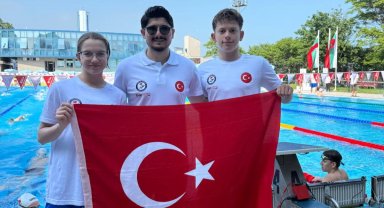 Bursa Yıldırımlı genç yüzücüler Türkiye'nin gururu oldu