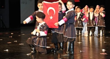 Bursa Yuvam'da yıl sonu coşkusu