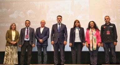 Bursa'dan 'afetlere yüzyıllardır dayanım gösteren kent' paneli