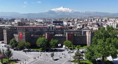 Büyükşehir Mülhem Kayseri Mutfağı'nı tanıttı