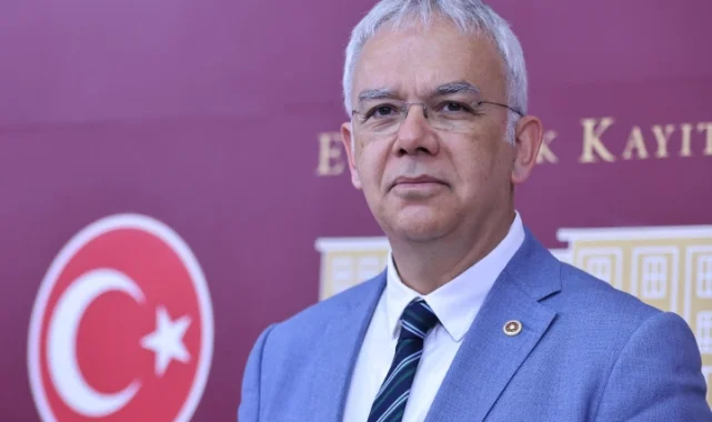 CHP'li Pala: Türkiye'nin fosil yakıtları teşvik etmesi kabul edilemez