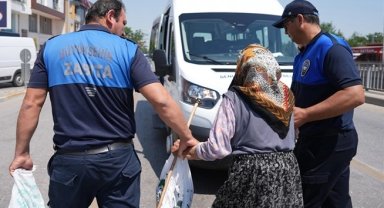 Denizli Büyükşehir Zabıtası dilencilere geçit vermiyor
