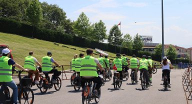 Dünya Bisiklet Günü'nde sağlıklı yaşam için pedal çevirdiler