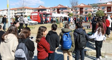 Efes Selçuk'ta öğrenci otobüsleri sezonu kapattı