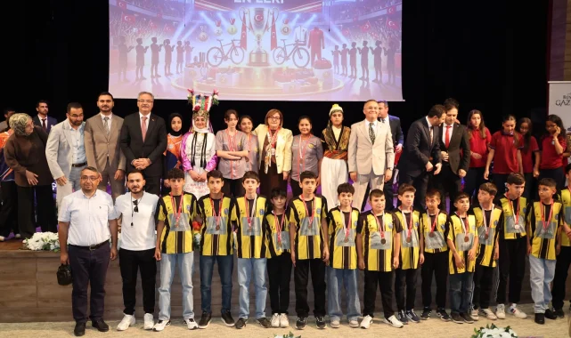 Gaziantep'te 'Okul Sporları Enleri' ödüllendirildi