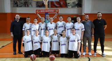 İnegöl Belediyespor U12 Kız Basketbol Takımı Bursa üçüncüsü oldu