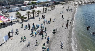 İstanbul Beylikdüzü'nde deniz dibi ve kıyı temizliği