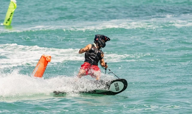 İzeltaş Dünya Motosurf Şampiyonası'nda heyecan fırtınası başladı
