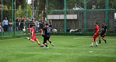 İzmir Bornova'da dostluk kazandı
