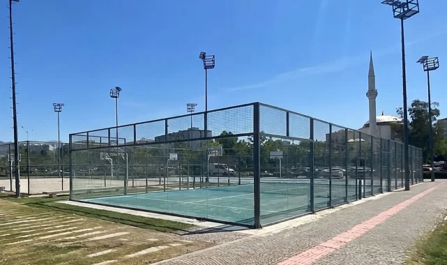 İzmir Bostanlı Sahili'ne yeni padel kortlar geliyor