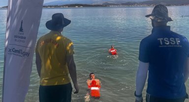 İzmir sahillerinde hayat nöbeti