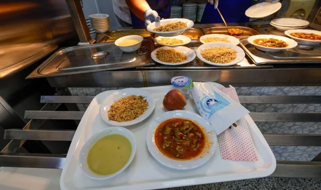 İzmir'de krize karşı 25 TL'lik sofra