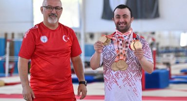 İzmirli özel sporcu Öztürk'ten tarihi başarı