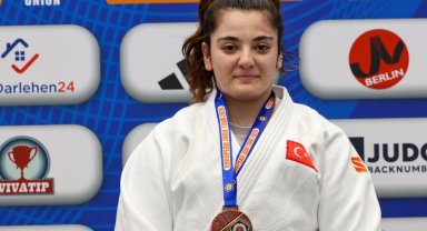 İzmirli Sema Avrupa Kupası'nda kürsüde