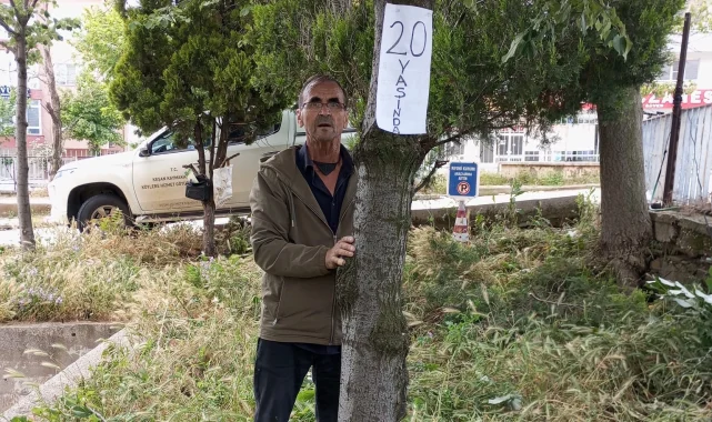 Keşan'da yıllar önce diktiği ıhlamurları kendi elleriyle bakıma aldı